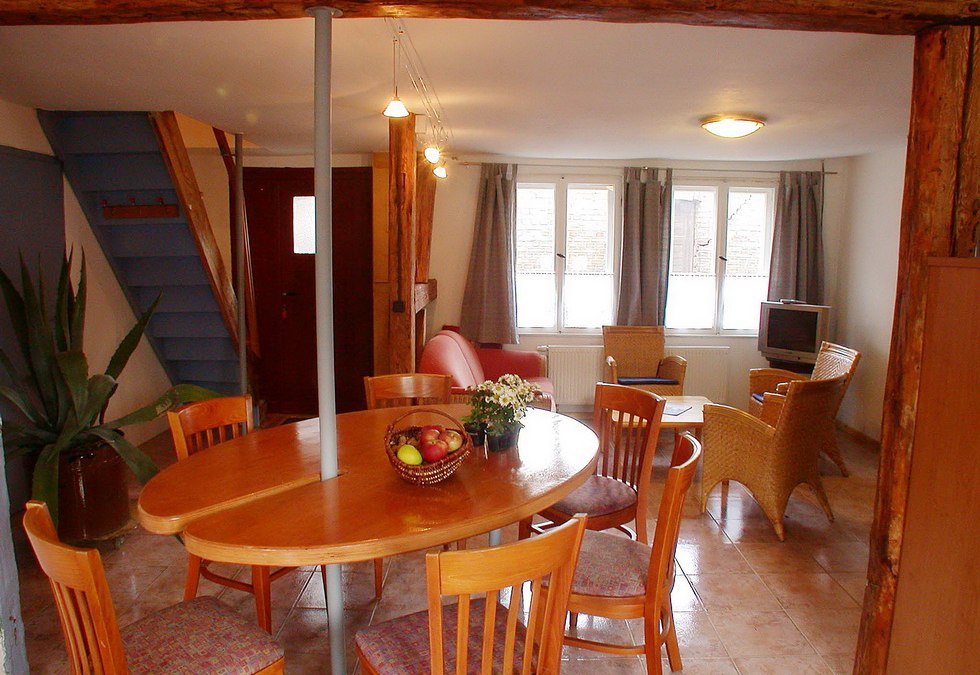 Het vakantiehuis voor 6 personen heeft een gezellige eetkeuken, © Michael Kirsten