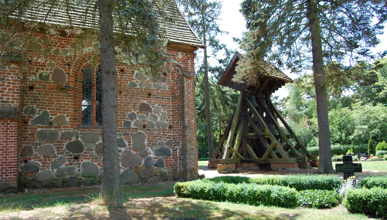 De klokkentoren van de kerk in Garwitz, © Foto: Karl-Georg Haustein