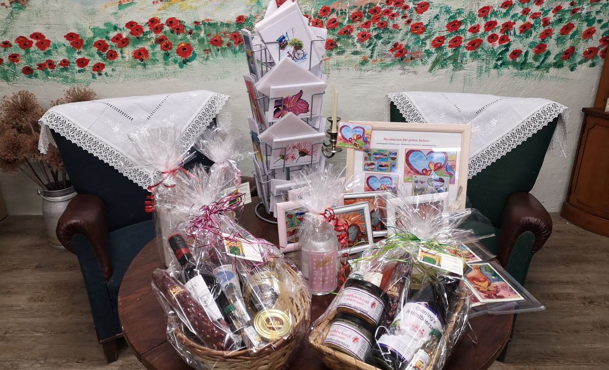 Sklep rolniczy z koszami upominkowymi Leezen, © Peggy Kollex Sklep rolniczy z koszami upominkowymi Leezen, © Peggy Kollex