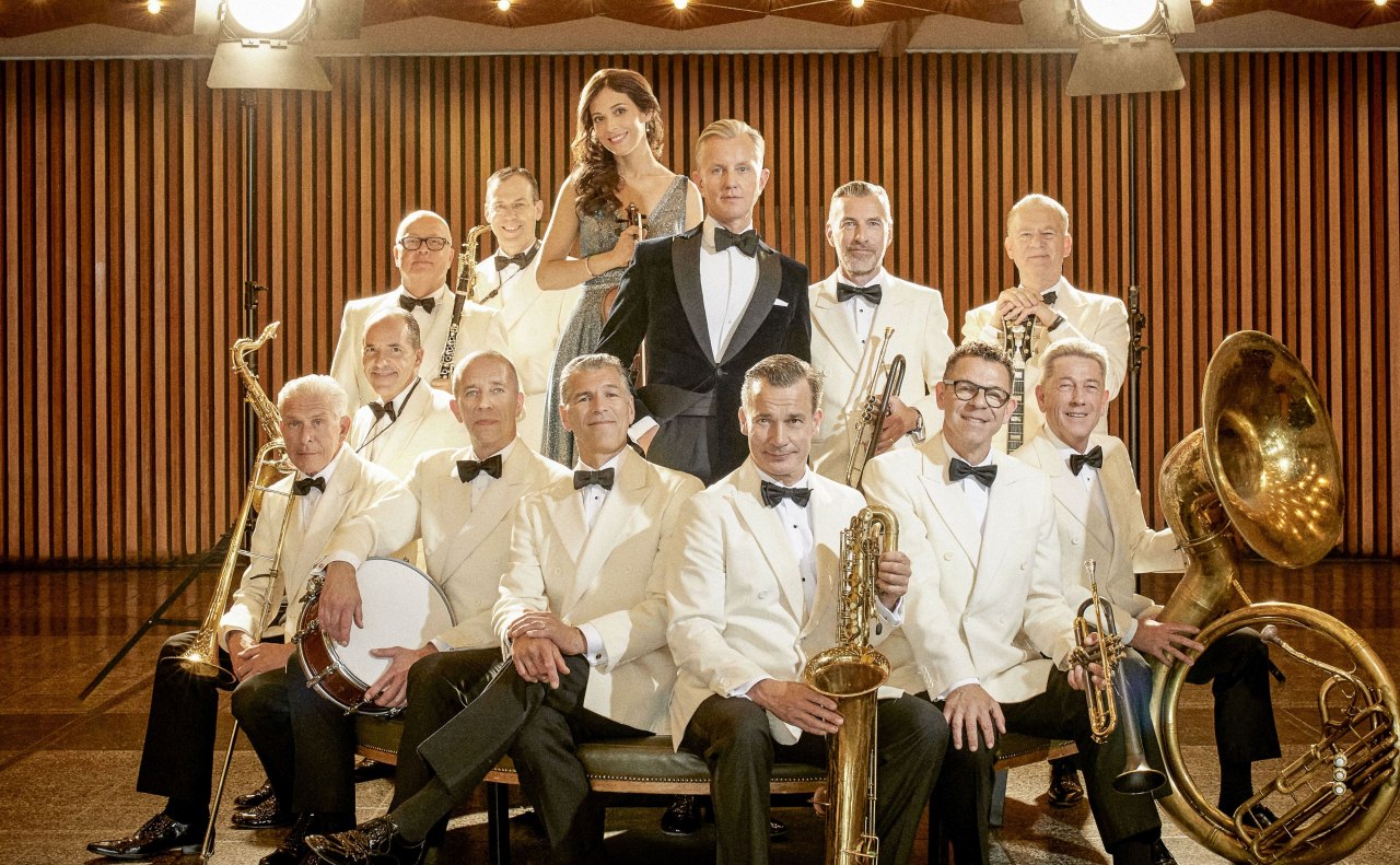 Max Raabe & the Palastorchester // © Gregor Hohenberg Max Raabe & the Palastorchester // © Gregor Hohenberg