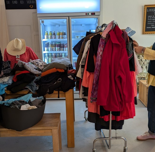 Clothes rack, © wertvoll Clothes rack, © wertvoll