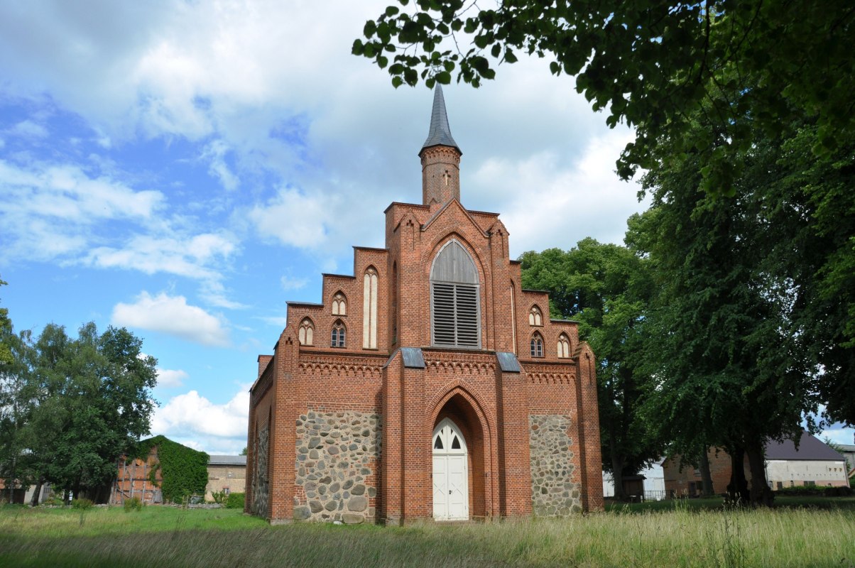 Dorpskerk in Raduhn, &copy; Foto S. Dorow