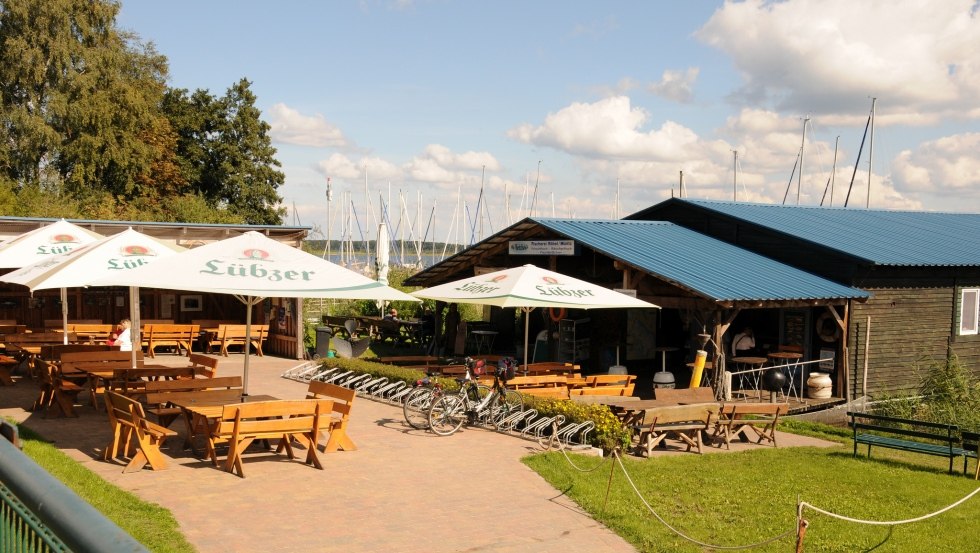 Het Fischerhof ligt direct aan het Müritz fietspad, © Müritzfischer