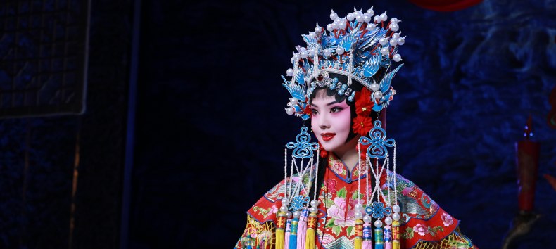 Gościnny występ regionu partnerskiego Anhui
Sezon 26/27 // © Peter van Heesen Gościnny występ regionu partnerskiego Anhui
Sezon 26/27 // © Peter van Heesen