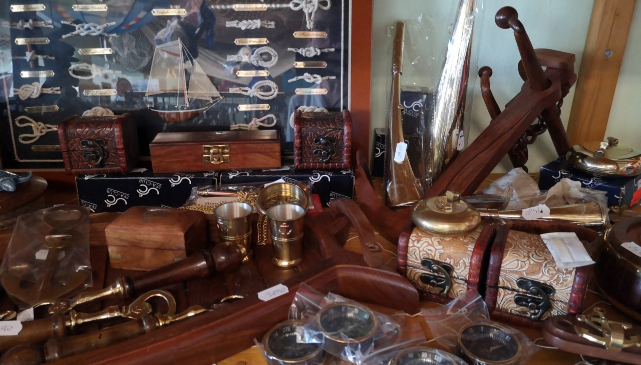 Marina store offer, © Paszehr