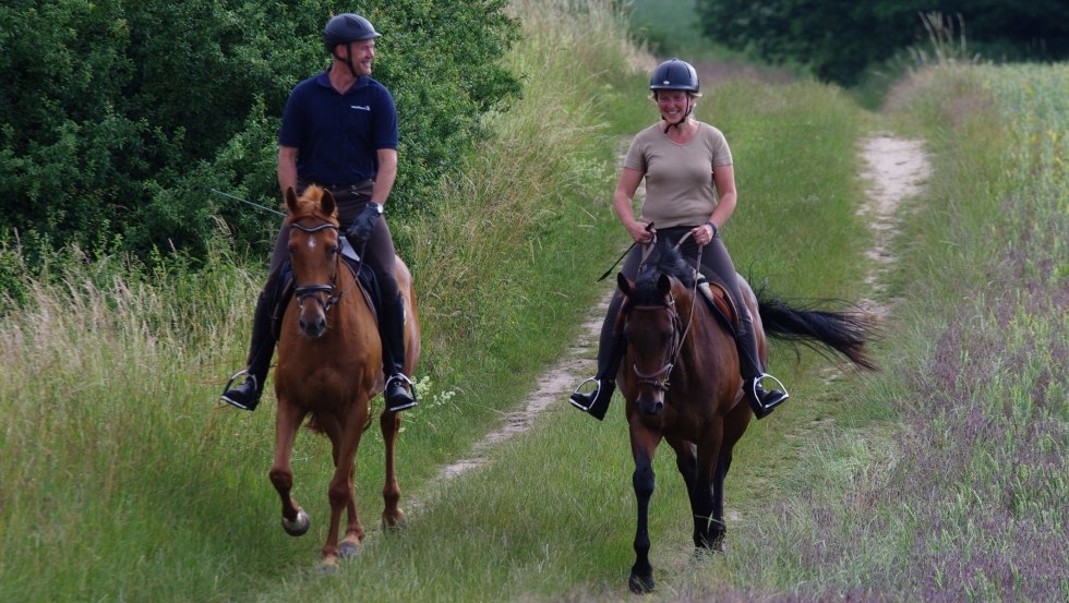 Horseback riding without borders directly from Eickhof Nature Village in Sternberg Lake District Nature Park // &copy; Naturdorf Eickhof/ Abeln