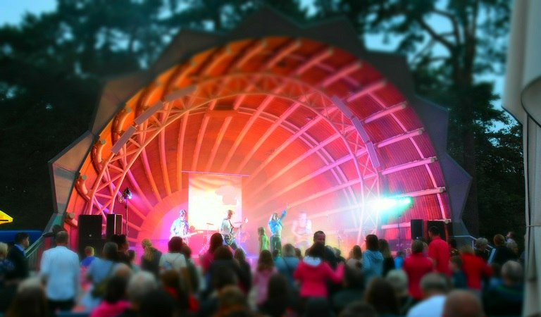 Oostzee vakantieoord festival, &copy; Sommernachtsparty.JPG