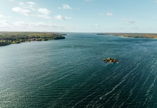 Tollensesee Neubrandenburg mit Torpedoversuchsanstalt // &copy; MV-T/G&auml;nsicke