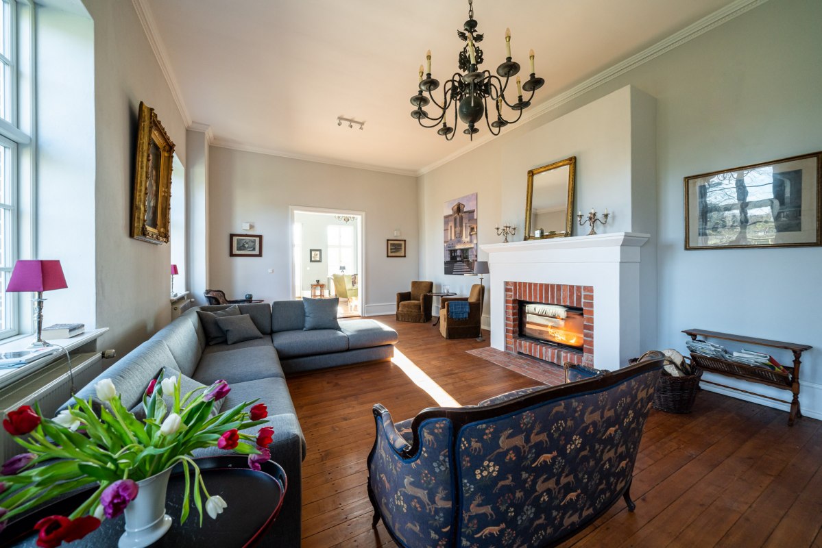 cozy fireplace room // &copy; Alexander Rudolph