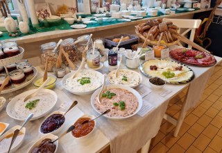 Fr&uuml;hst&uuml;cksbuffet in der Ostseem&uuml;hle // &copy; Ostseem&uuml;hle GmbH