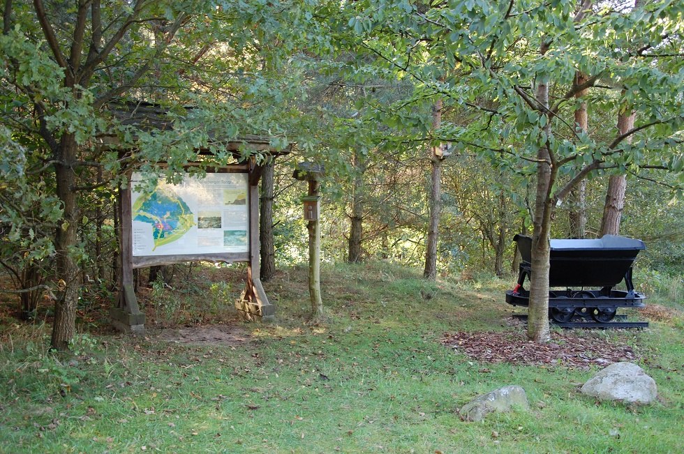 At the entrance to the clay pit, visitors learn interesting facts about mining at Rüterberg., © Gabriele Skorupski