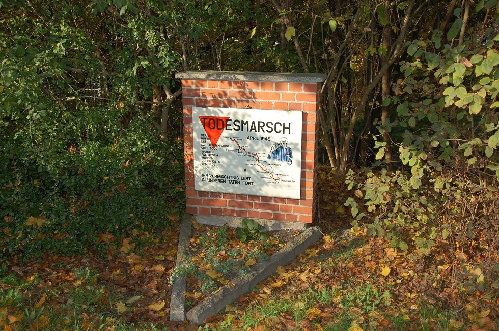 At the end of the original preserved tarred road with tank tracks there is another memorial plaque. // © Gabriele Skorupski At the end of the original preserved tarred road with tank tracks there is another memorial plaque. // © Gabriele Skorupski