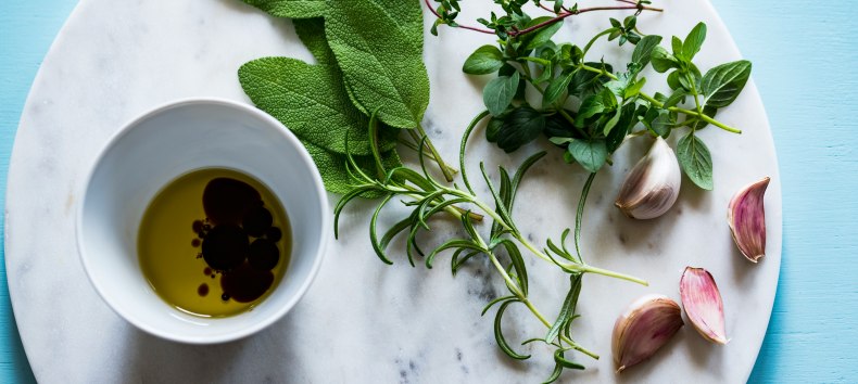 Herbs | Symbol photo, &copy; Joanna Kosinska / Unsplash