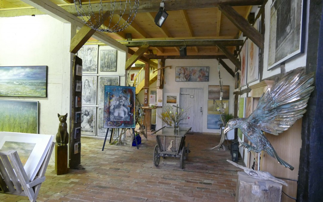 De 300 jaar oude boerderij combineert geschiedenis, kunst en gastvrijheid., © Olaf Hoppe