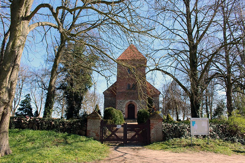 Veldsteenkerk / Kirch Poppentin, &copy; Kur- und Tourismus GmbH Goehren-Lebbin