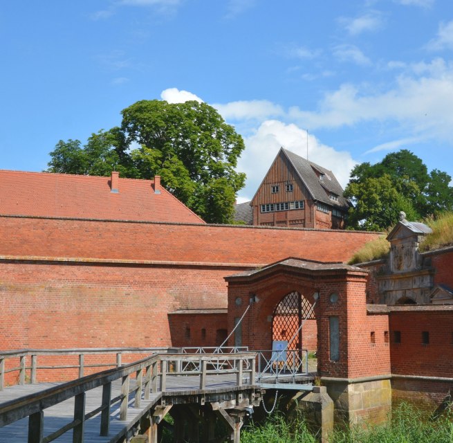 Eingangsbereich der Kasematte "Greif" // © Tourismusverband Mecklenburg-Schwerin Eingangsbereich der Kasematte "Greif" // © Tourismusverband Mecklenburg-Schwerin