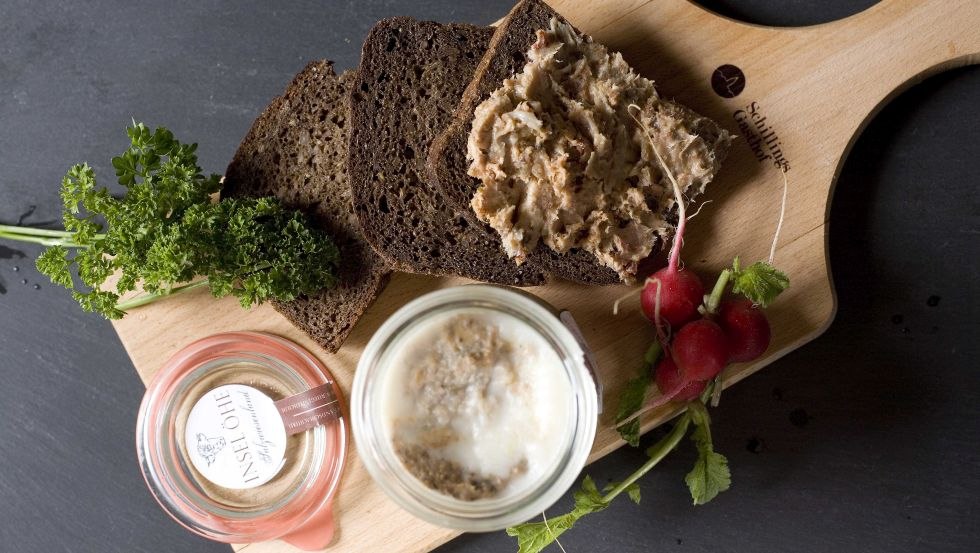 Glaasje runderrillette van het eiland Öhe op brood, © Schillings Gasthof