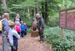 Auf dem Walderlebnispfad Dargun gehen Familien auf Spurensuche // &copy; Stadtinformation Dargun