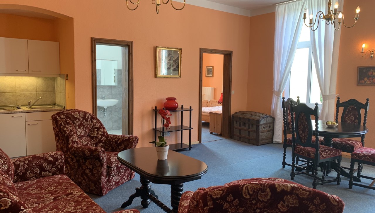 Pok&oacute;j gościnny w zamku Schmuggerow, &copy; Hellberg Domizil