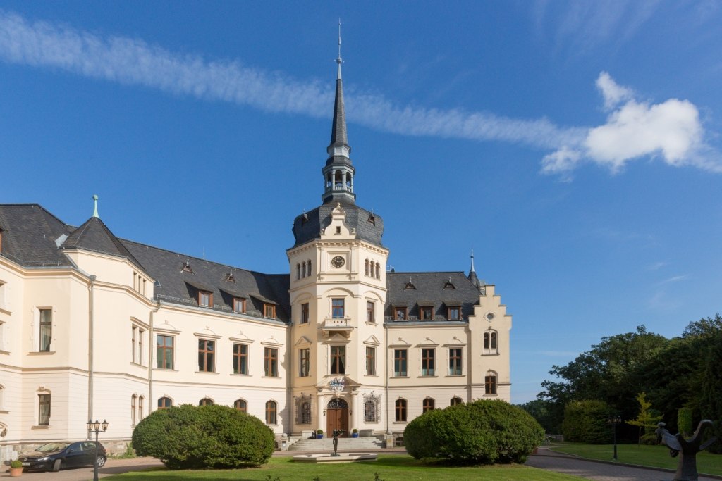 Widok z zewnątrz // &copy; Schlosshotel