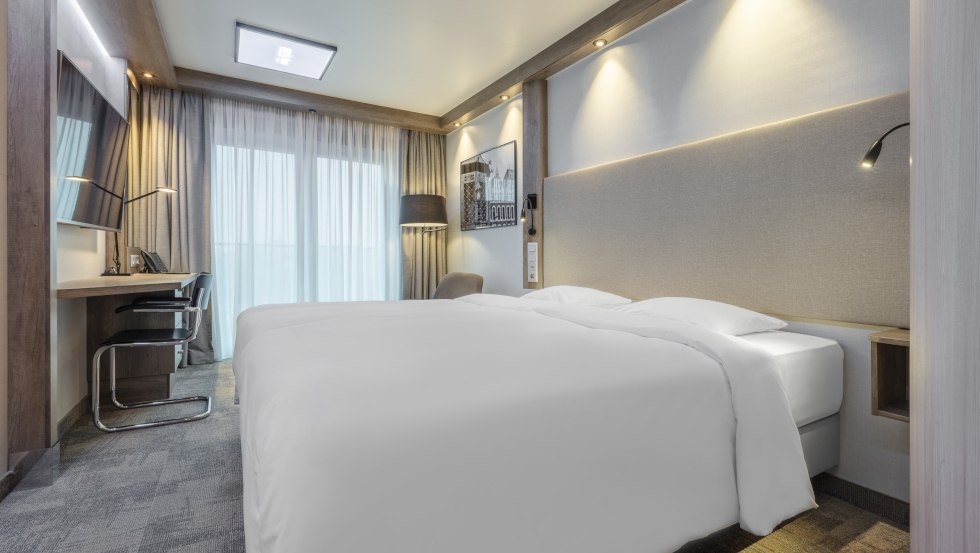 Rooms with a Cruise Ship Vibe // &copy; park inn by Radisson Wismar