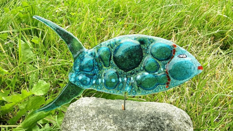 Bubbelvis, glasfusing, © Regina Lüdecke Bubbelvis, glasfusing, © Regina Lüdecke