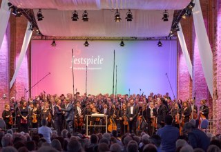 &copy; &copy; Oliver Borchert