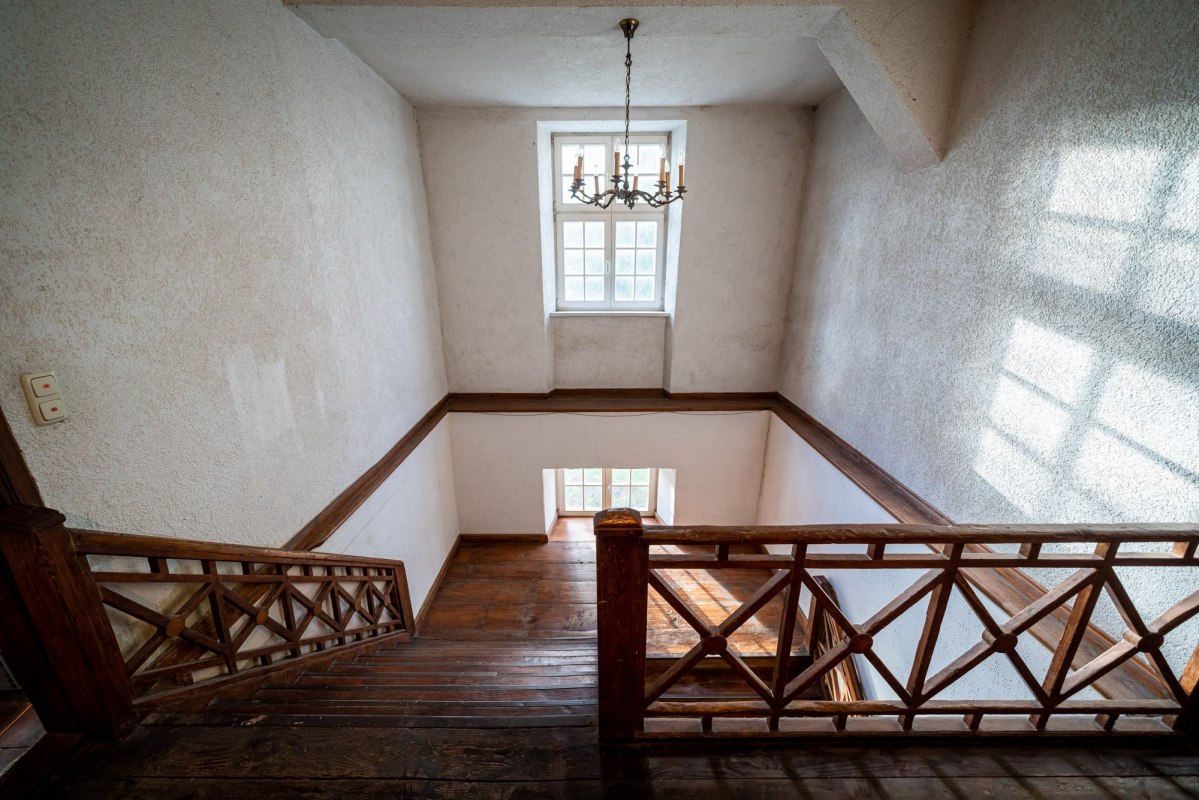 Staircase in baroque manor house // &copy; DOMUSImages