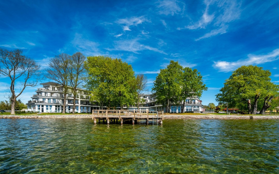 Het Müritzpalais vanaf de oevers van de Müritz, © Alexander Rudolph DOMUSimages