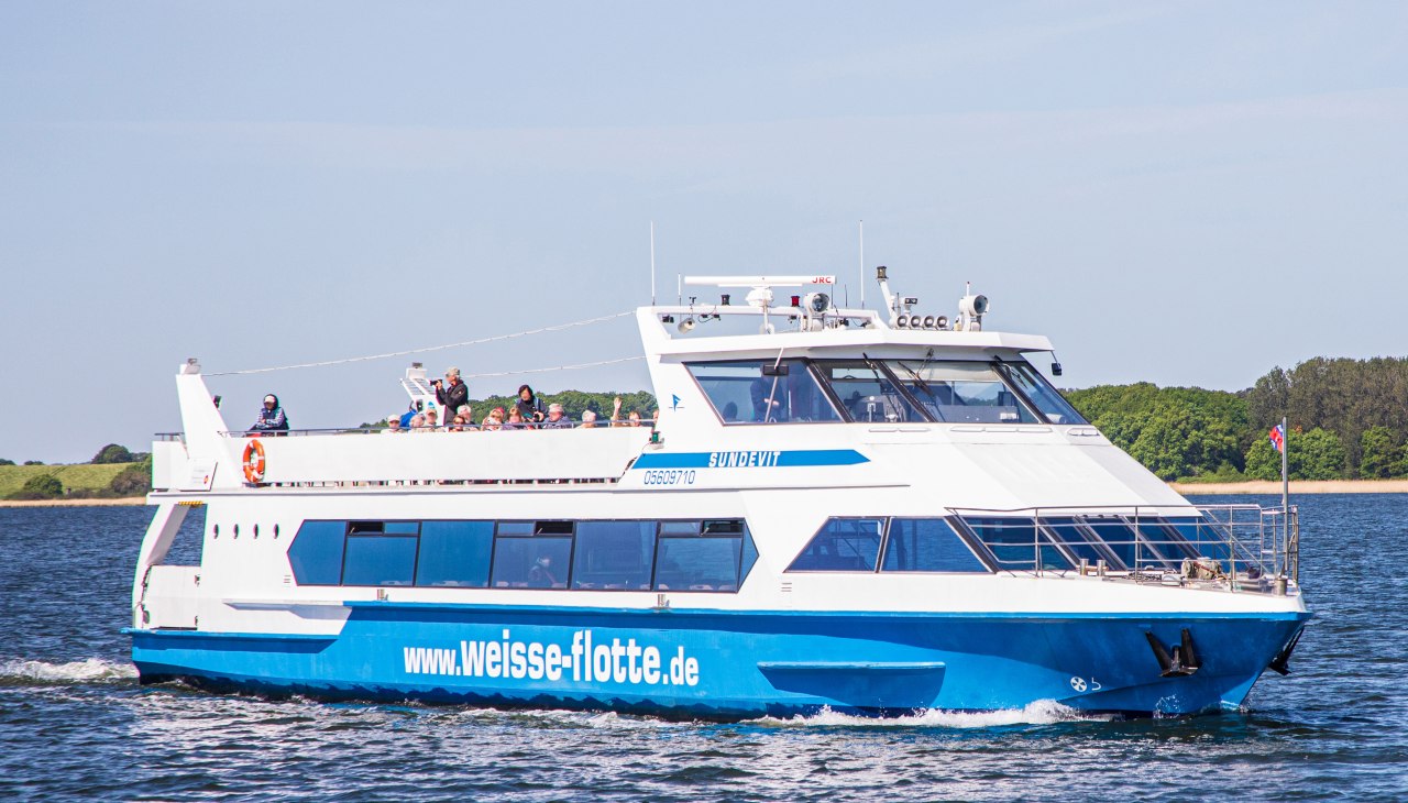 Great crane tour from Zingst with the passenger ship 'Sundevit', © Weiße Flotte GmbH
