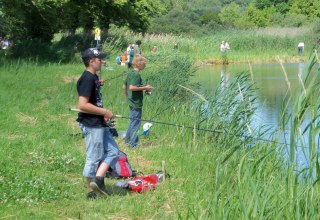 Fishing on the Recknitz // © Anglerverein Marlow Fishing on the Recknitz // © Anglerverein Marlow