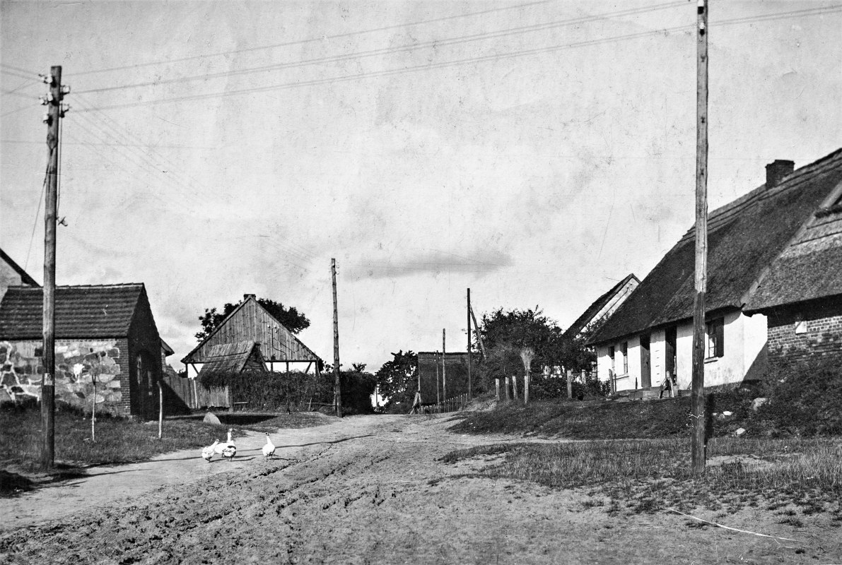 Een wandeling door de geschiedenis van Loddin, &copy; Loddin_Kreisverkehr.jpg