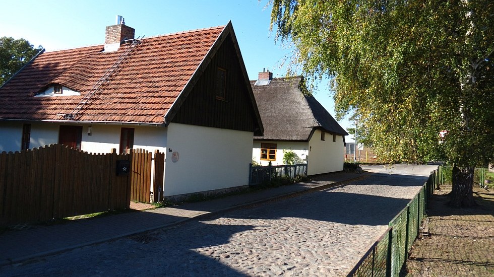 Exterior view with entrance gate, © F. Lembke