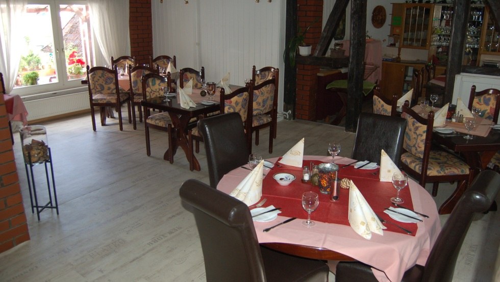 Ontspannen uren in de gastenkamer van de "Zum Fäßchen" herberg // © Gasthof & Pension "Zum Fäßchen" / Wilken Ontspannen uren in de gastenkamer van de "Zum Fäßchen" herberg // © Gasthof & Pension "Zum Fäßchen" / Wilken