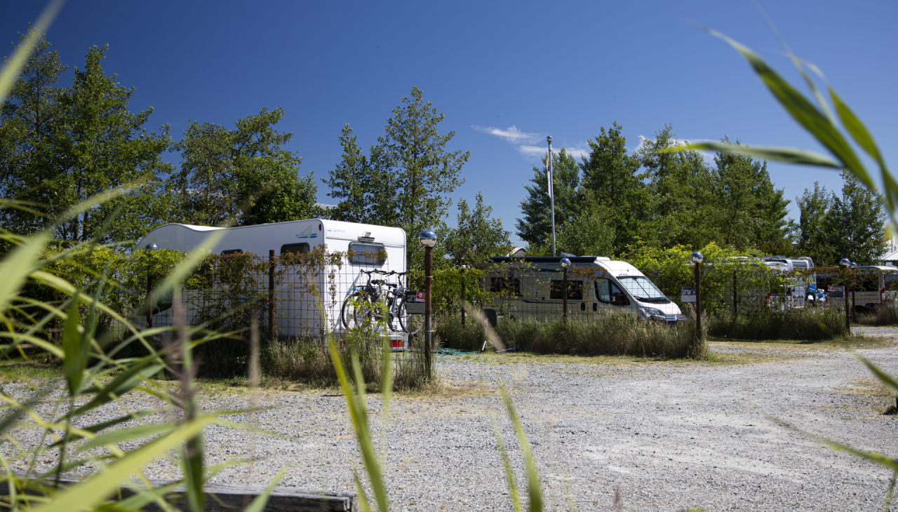 im-jaich motorhome site - z kamperem tuż nad wodą, © Florian Melzer/im-jaich