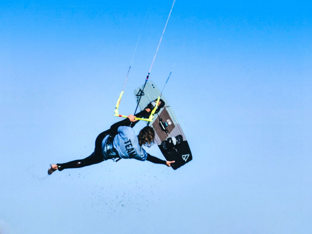 Naucz się kite'a z LOOP IN na Morzu Bałtyckim, &copy; Plamen Solzer
