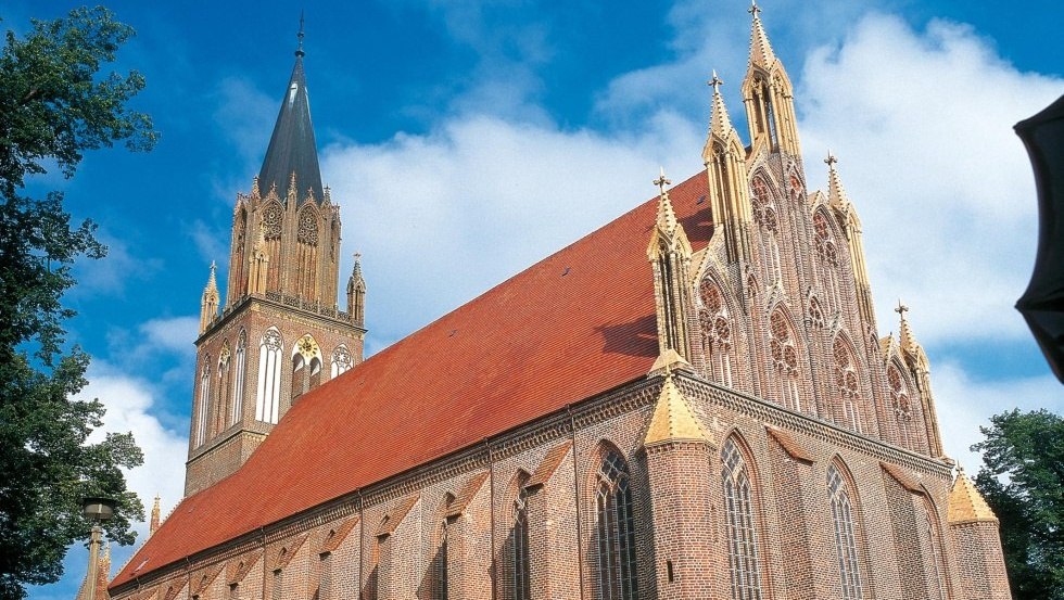 Blisko nieba: Kości&oacute;ł Mariacki w Neubrandenburgu // &copy; MV-T/Hoffmann