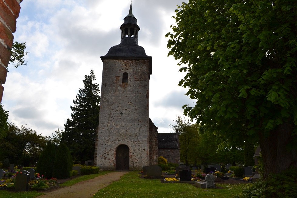 Kościół z wieżą widok od zachodu, © Lutz Werner
