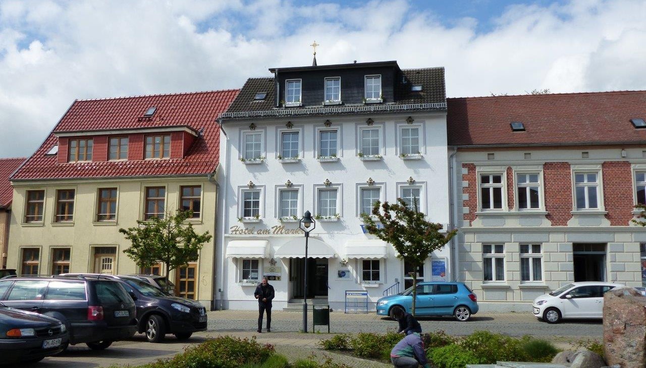 Hotel direct aan de markt in Loitz, © Walter Oster Hotel direct aan de markt in Loitz, © Walter Oster