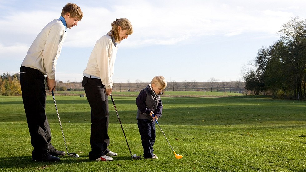 Golfen in Teschow is iets voor het hele gezin, © arcona Golfhotel Teschow GmbH / Henrike Schunck