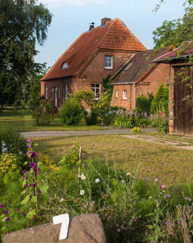 Enjoy coffee & cake in our beautiful brick house. // © E. v. Randow Enjoy coffee & cake in our beautiful brick house. // © E. v. Randow