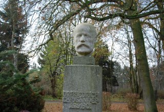 De stenen buste van Friedrich Chrysander in het naar hem genoemde park. // © Gabriele Skorupski De stenen buste van Friedrich Chrysander in het naar hem genoemde park. // © Gabriele Skorupski