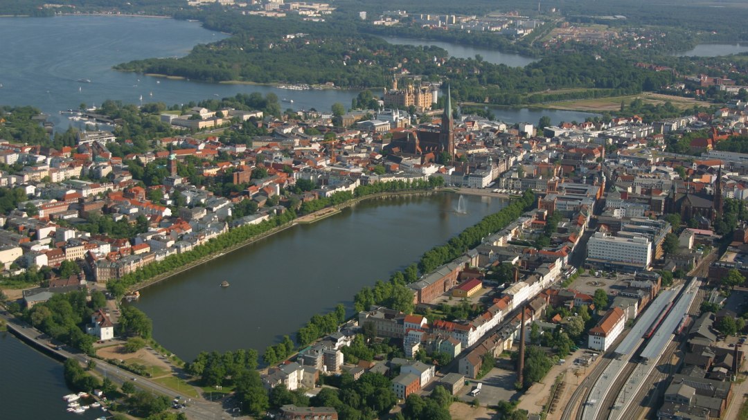 Luchtfoto van het centrum van Schwerin, © Martina Lux-Grella Luchtfoto van het centrum van Schwerin, © Martina Lux-Grella
