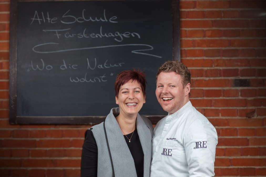 Het eigenaarsechtpaar en uw gastheren: Nicole en sterrenkok Daniel Schmidthaler, © Christian Kielmann