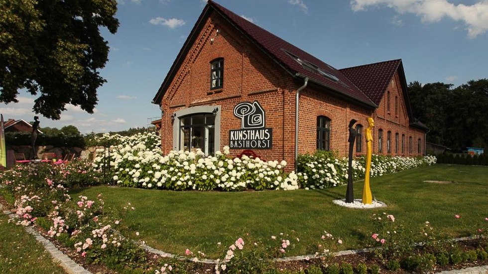 Kunsthaus Basthorst - een boerderij van meer dan 100 jaar oud, © Fotograf  Michael Frahm