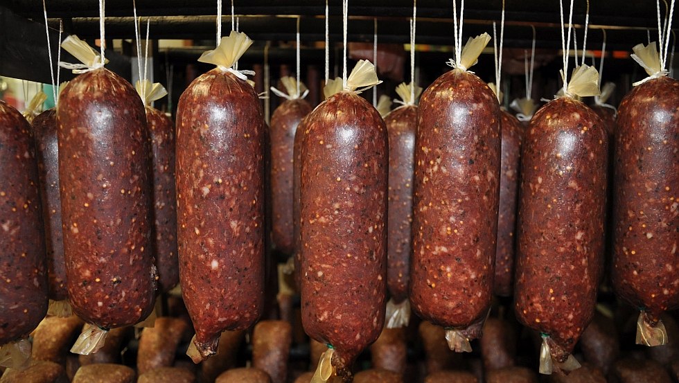 Kiełbasa i produkty mięsne bez zbędnych dodatków..., © Landurlaub M-V