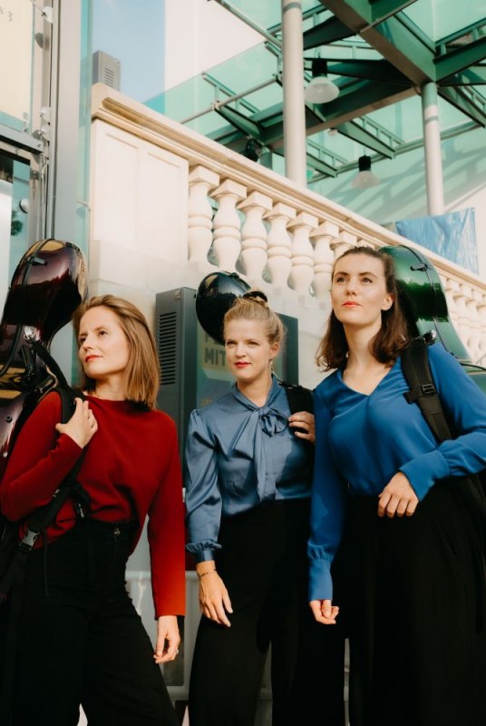 &copy; Lux-Studio-Productions-4