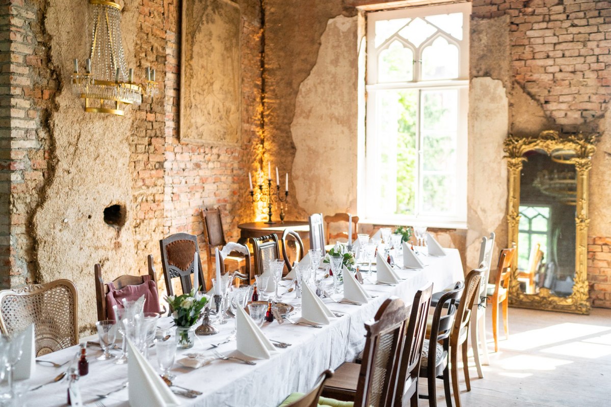 Set table for a dream wedding // © Herrenhaus Vogelsang / DOMUS Images Alexander Rudolph Set table for a dream wedding // © Herrenhaus Vogelsang / DOMUS Images Alexander Rudolph