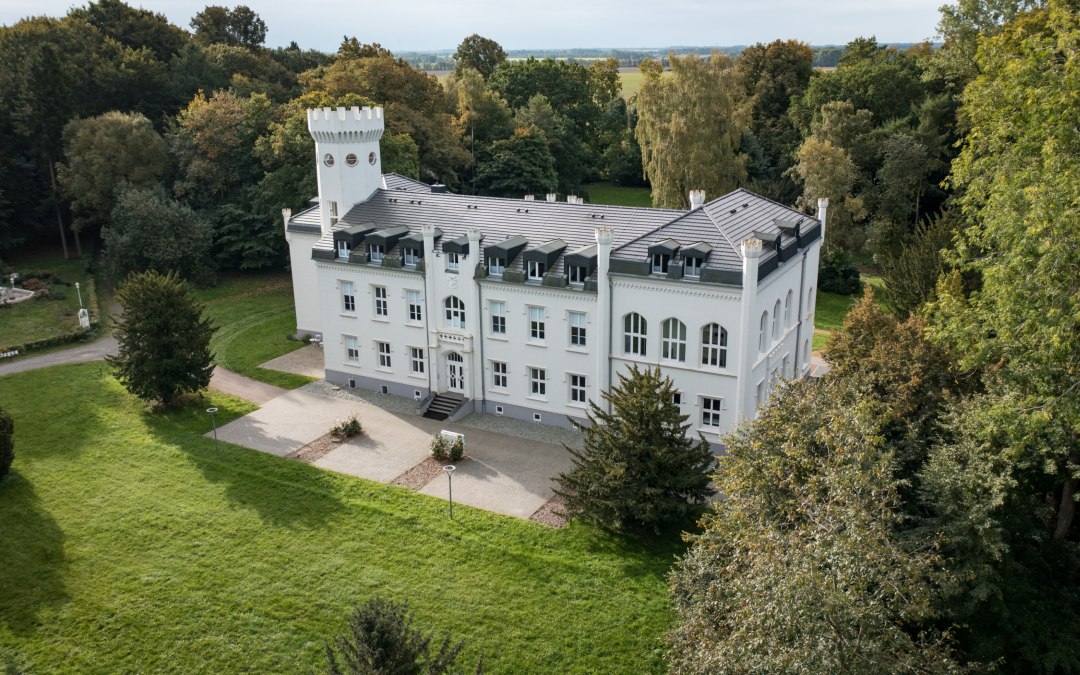 Buitenaanzicht van kasteel Hohendorf, © Schloss Hohendorf / Henry Stadthagen