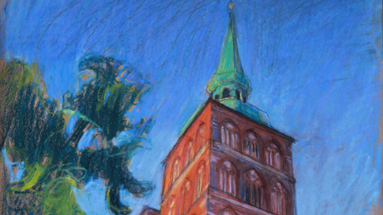 Narysowana wieża kościelna z zielonymi koronami drzew na tle błękitnego nieba // &copy; Hilmar Noerenberg